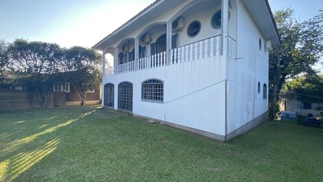 Excelente Casa para aluguel de temporada em Cachoeira do Bom Jesús,...