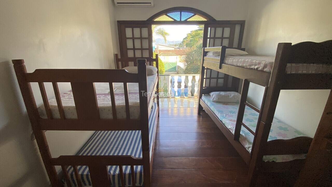 Casa para aluguel de temporada em Florianópolis (Cachoeira do Bom Jesus)