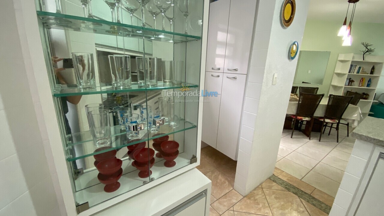Apartamento para aluguel de temporada em Florianópolis (Brava)