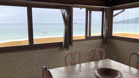 Beautiful Ocean Front Penthouse with Incredible View