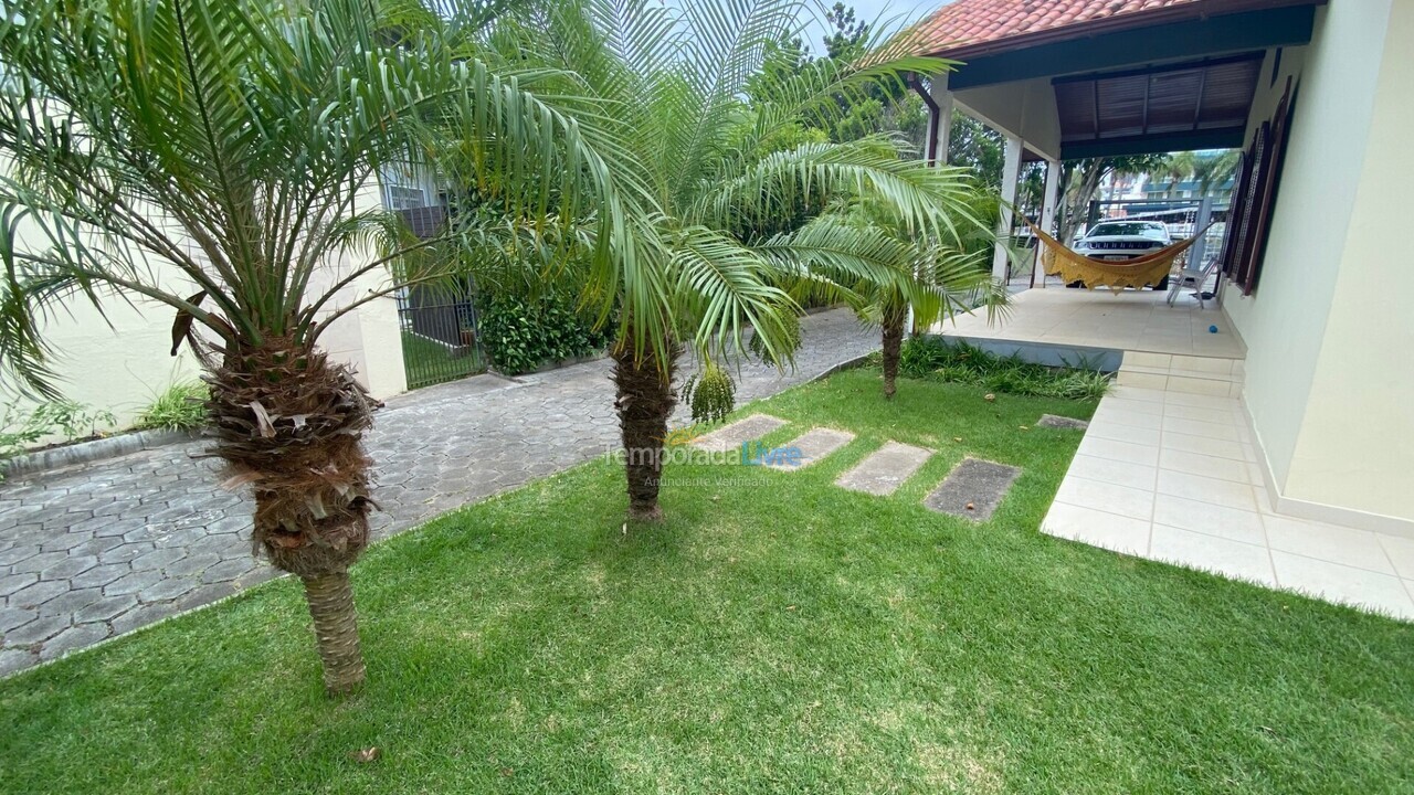 Casa para aluguel de temporada em Florianopolis (Praia dos Ingleses)