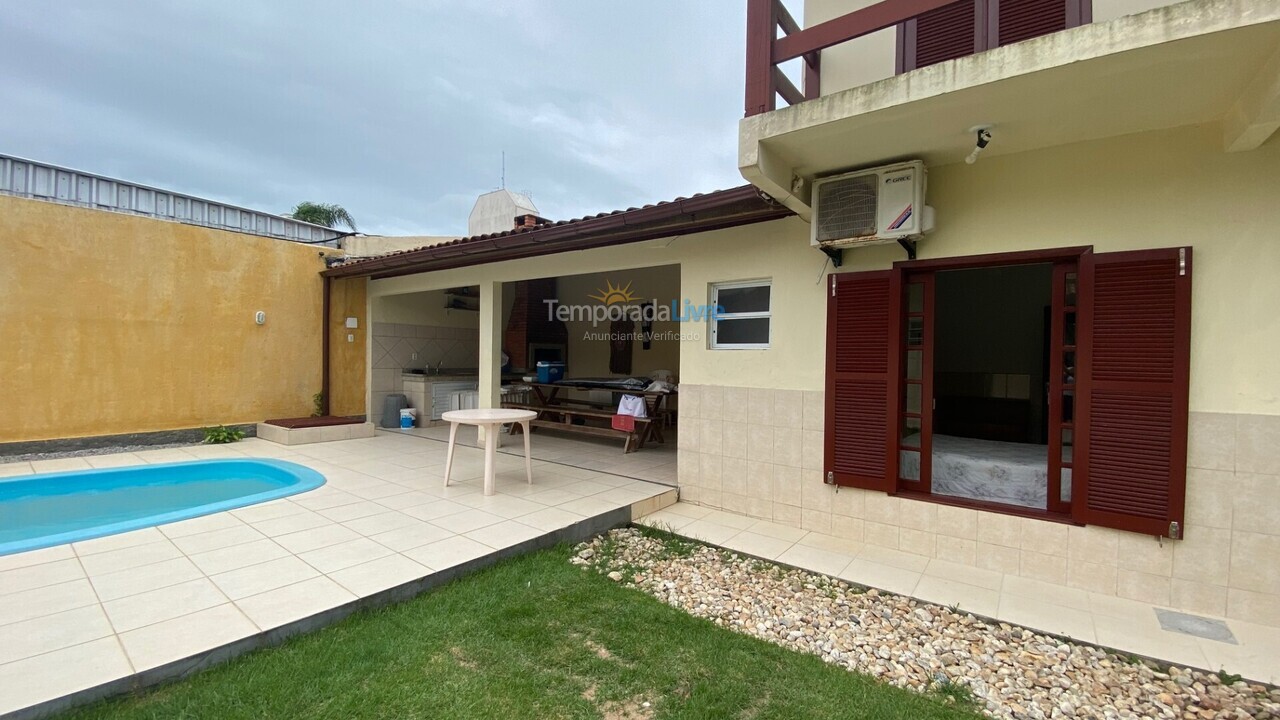 Casa para aluguel de temporada em Florianopolis (Praia dos Ingleses)