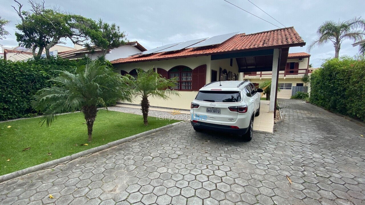 Casa para aluguel de temporada em Florianopolis (Praia dos Ingleses)