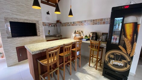 Extremely comfortable house, 4 bedrooms, 6 air, 100 meters from the sea