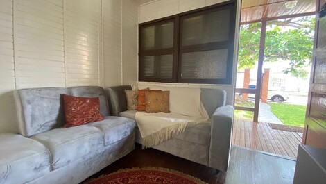 Beautiful house with pool and 4 bedrooms 250 meters from the sea