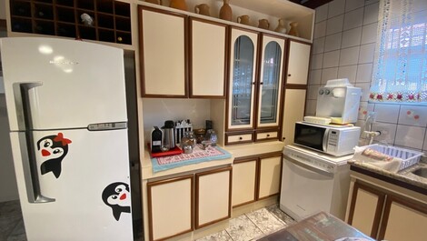 Extremely comfortable house, 4 bedrooms, 6 air, 100 meters from the sea