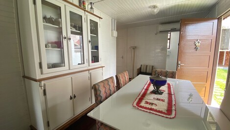 Beautiful house with pool and 4 bedrooms 250 meters from the sea