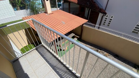 Apartamento de 2 dormitorios con aire, a 20 metros del mar.