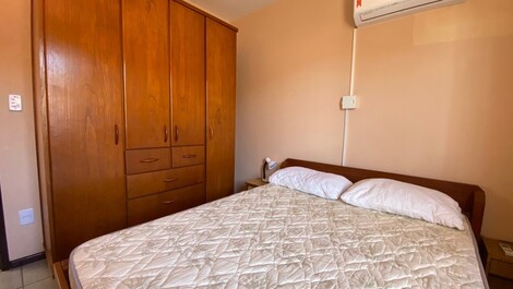 Apartamento de 2 dormitorios con aire, a 20 metros del mar.