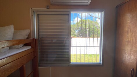 Apartamento de 2 dormitorios con aire, a 20 metros del mar.