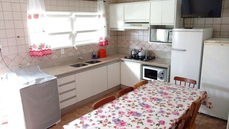 Beautiful house with air conditioning, 50 meters from the beach