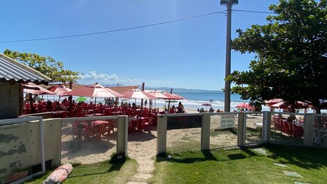 Apartment on the sand with air conditioning for up to 06 people