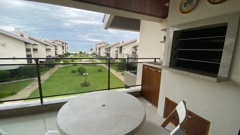 Beautiful apartment facing the sea and with pool, in America do Sol