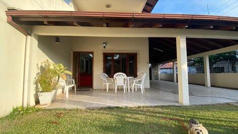 House with 6 bedrooms 300 meters from the sea