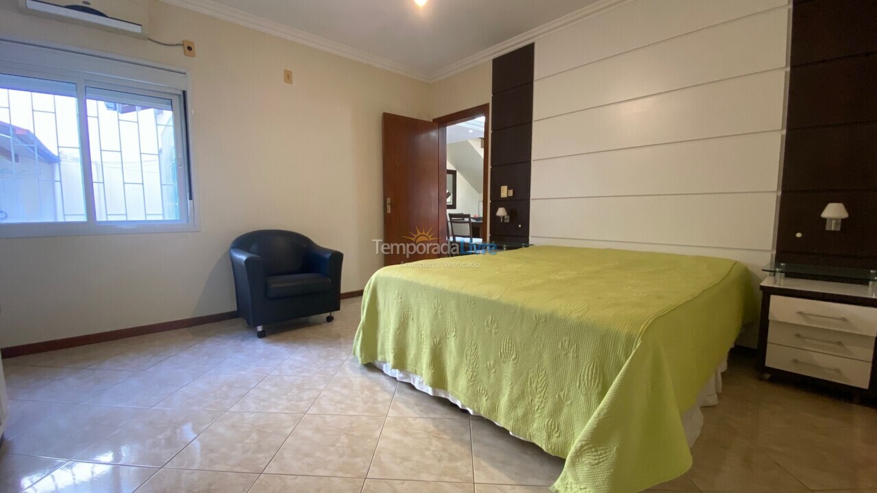 House for vacation rental in Florianopolis (Canasvieiras)