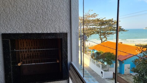 Apartment on the sand, super cozy, with designed furniture