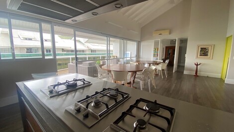 Duplex Penthouse Front Sea, you will love it!