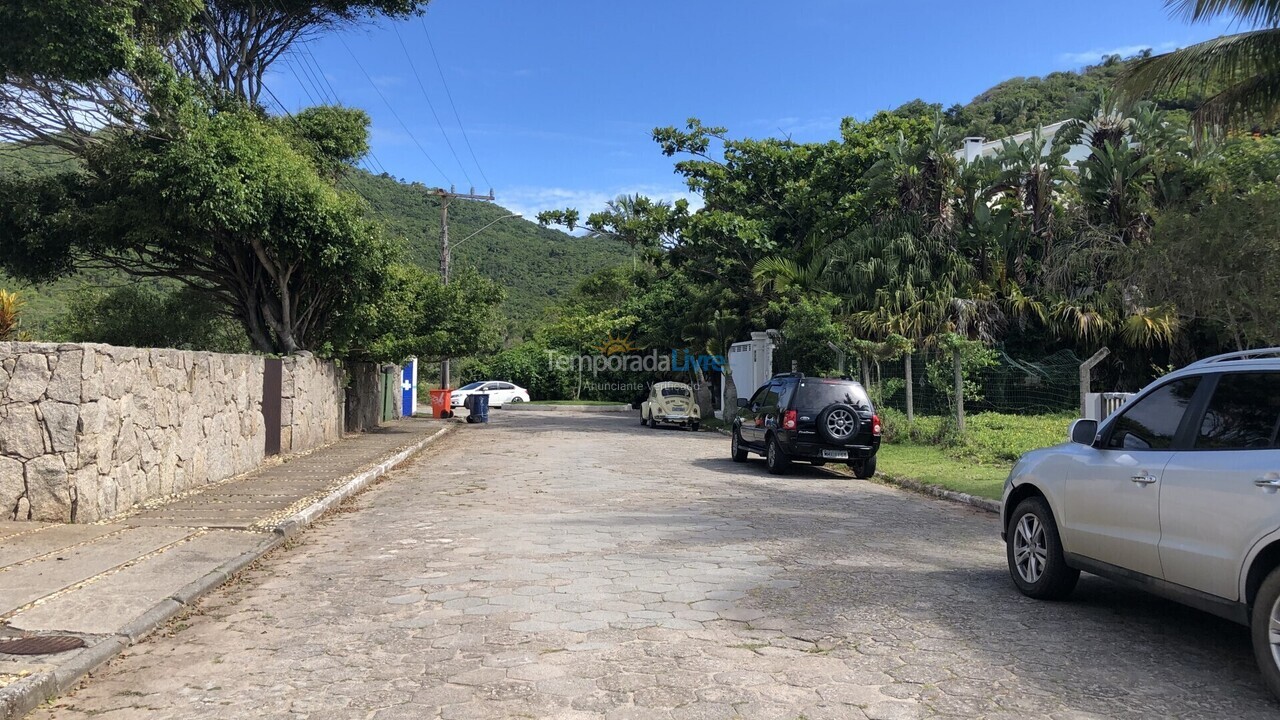 Casa para aluguel de temporada em Florianópolis (Brava)