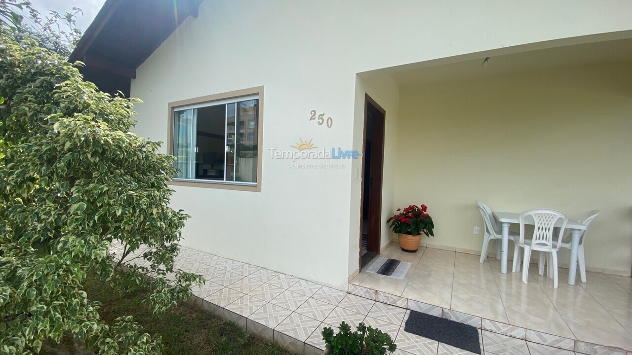 Casa para aluguel de temporada em Florianopolis (Praia dos Ingleses)