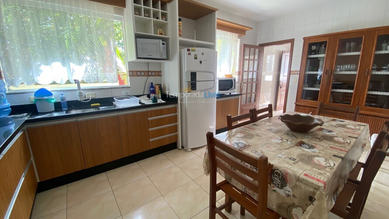 Casa para aluguel de temporada em Florianopolis (Praia dos Ingleses)