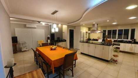 Beautiful house, super comfortable, 05 suites