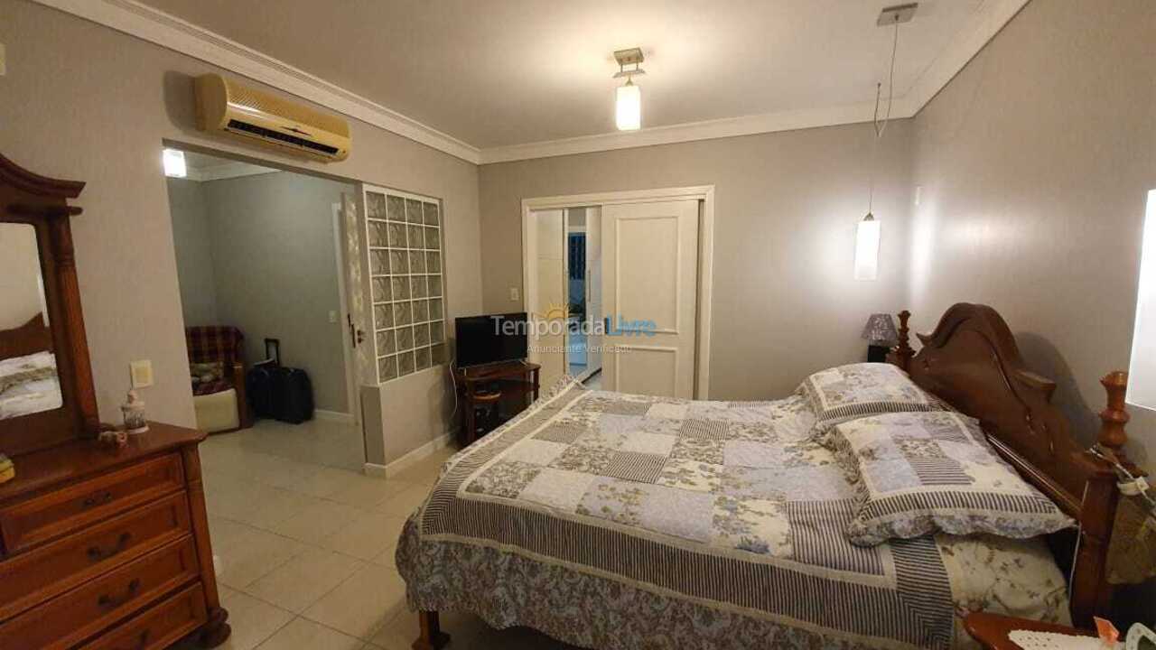 House for vacation rental in Florianopolis (Jurerê Internacional)
