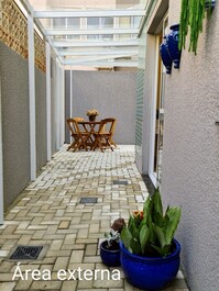 Finely furnished sea front apartment