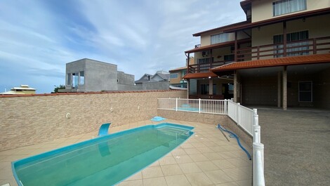 Casa enorme, con piscina, sala de juegos, aire, a 50 metros de la playa