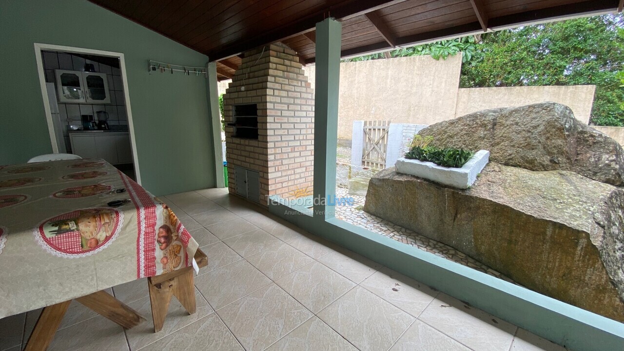 Casa para aluguel de temporada em Florianópolis (Lagoinha)