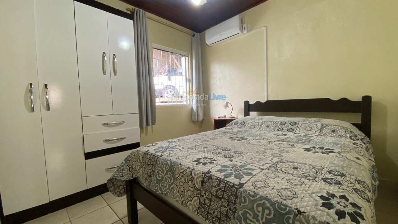 Casa para aluguel de temporada em Florianópolis (Lagoinha)