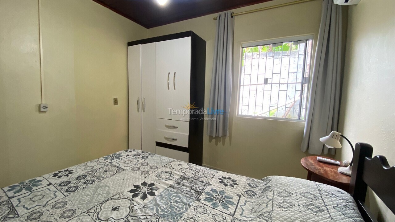 Casa para aluguel de temporada em Florianópolis (Lagoinha)