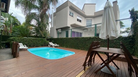 Excelente Casa para aluguel de temporada em Canasvieiras,...