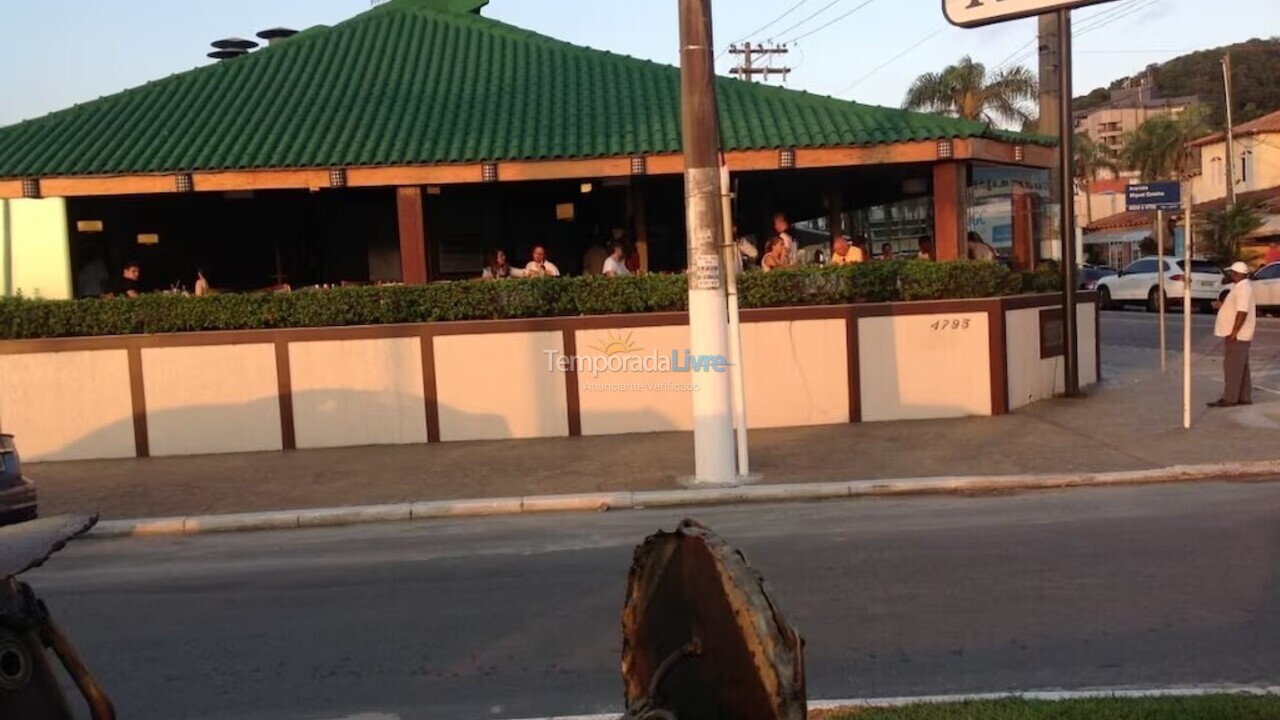 Casa para aluguel de temporada em Guarujá (Enseada)