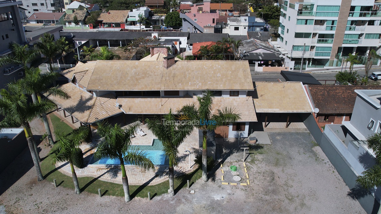 Casa para alquiler de vacaciones em Bombinhas (Canto Grande)