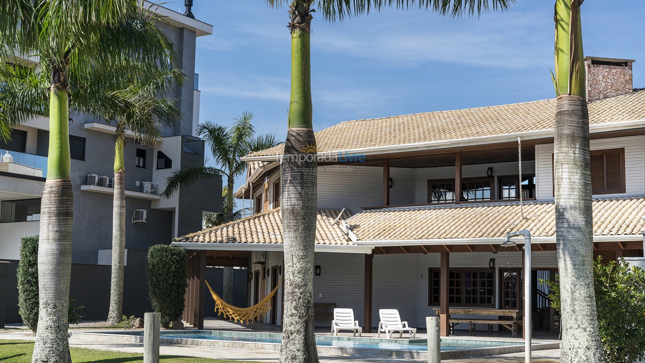 Casa para alquiler de vacaciones em Bombinhas (Canto Grande)