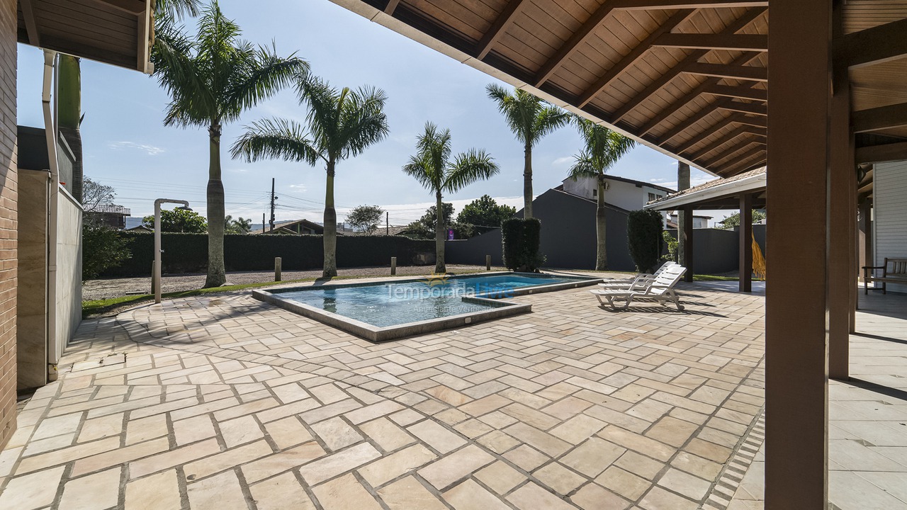 Casa para alquiler de vacaciones em Bombinhas (Canto Grande)