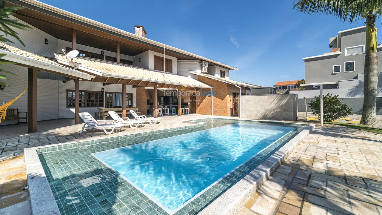 Casa para alquiler de vacaciones em Bombinhas (Canto Grande)