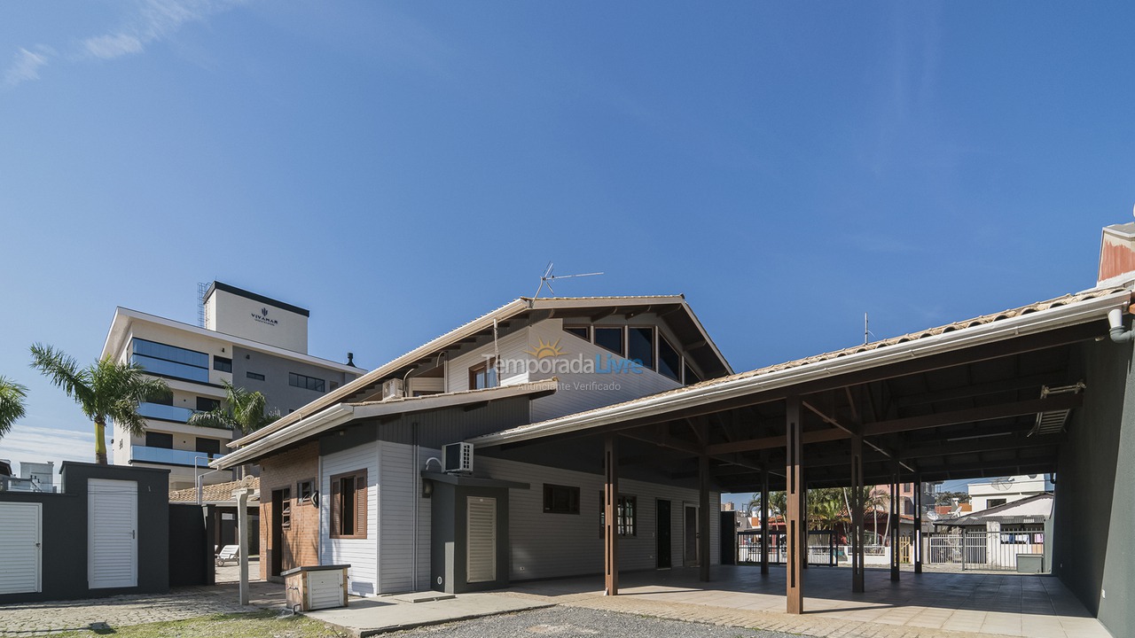 Casa para alquiler de vacaciones em Bombinhas (Canto Grande)