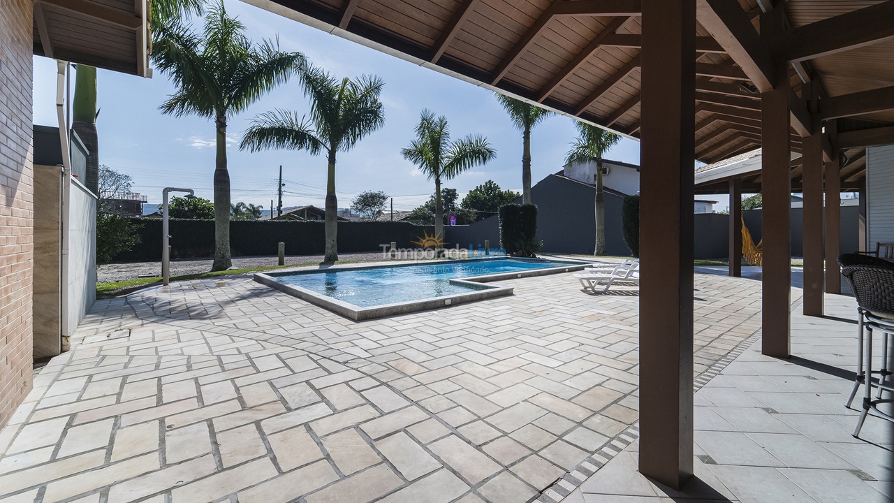 Casa para alquiler de vacaciones em Bombinhas (Canto Grande)