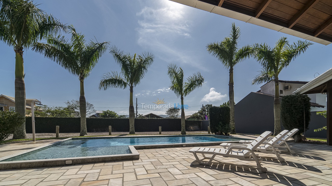 Casa para alquiler de vacaciones em Bombinhas (Canto Grande)