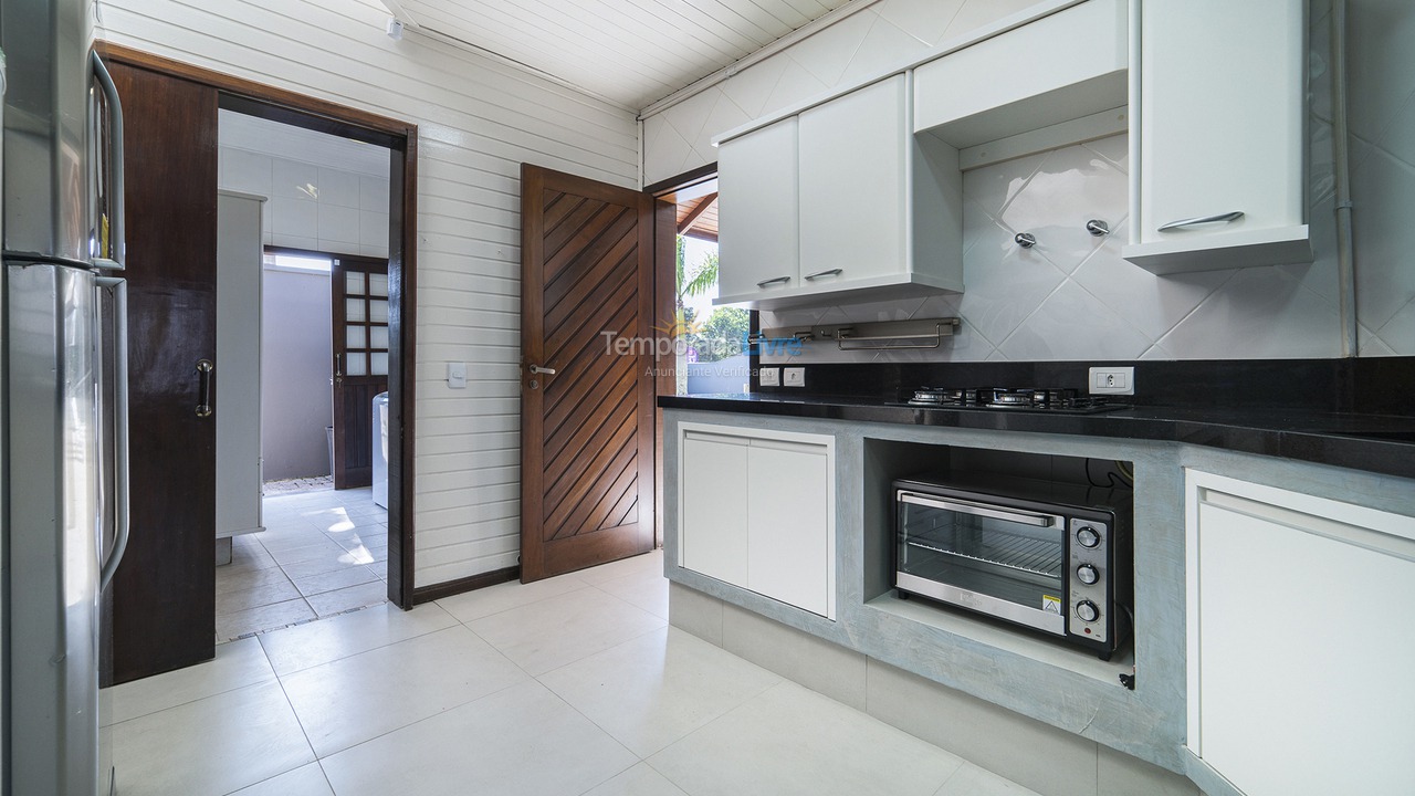 Casa para alquiler de vacaciones em Bombinhas (Canto Grande)