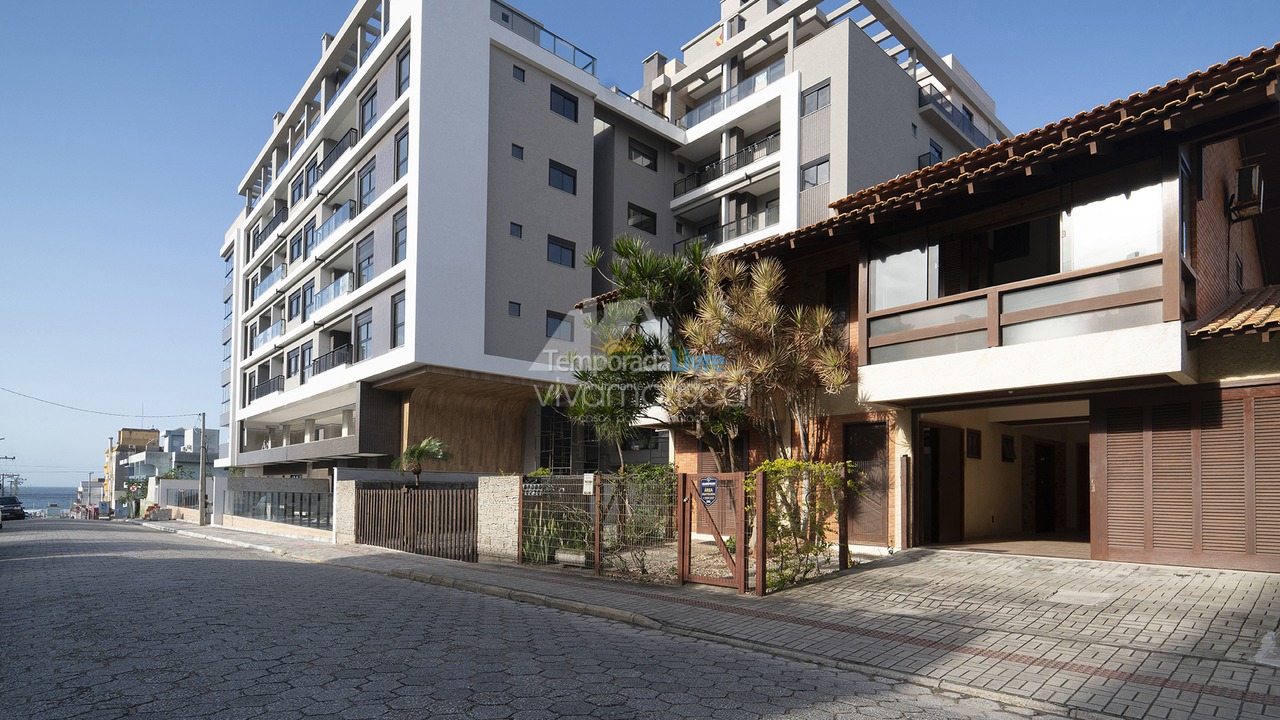 Casa para aluguel de temporada em Bombinhas (Praia de Bombas)