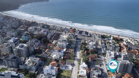 Espetacular casa, 8 quartos, 30 pessoas, piscina aquecida, a 100m mar