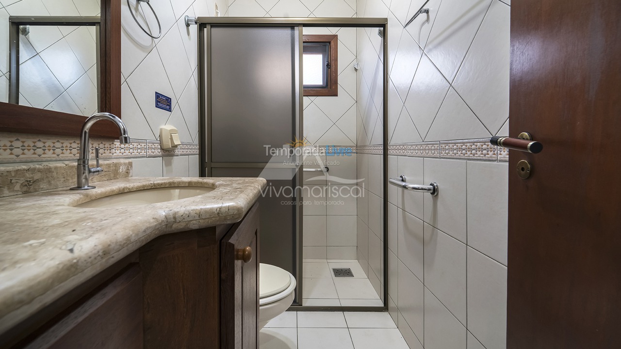 Casa para aluguel de temporada em Bombinhas (Praia de Bombas)