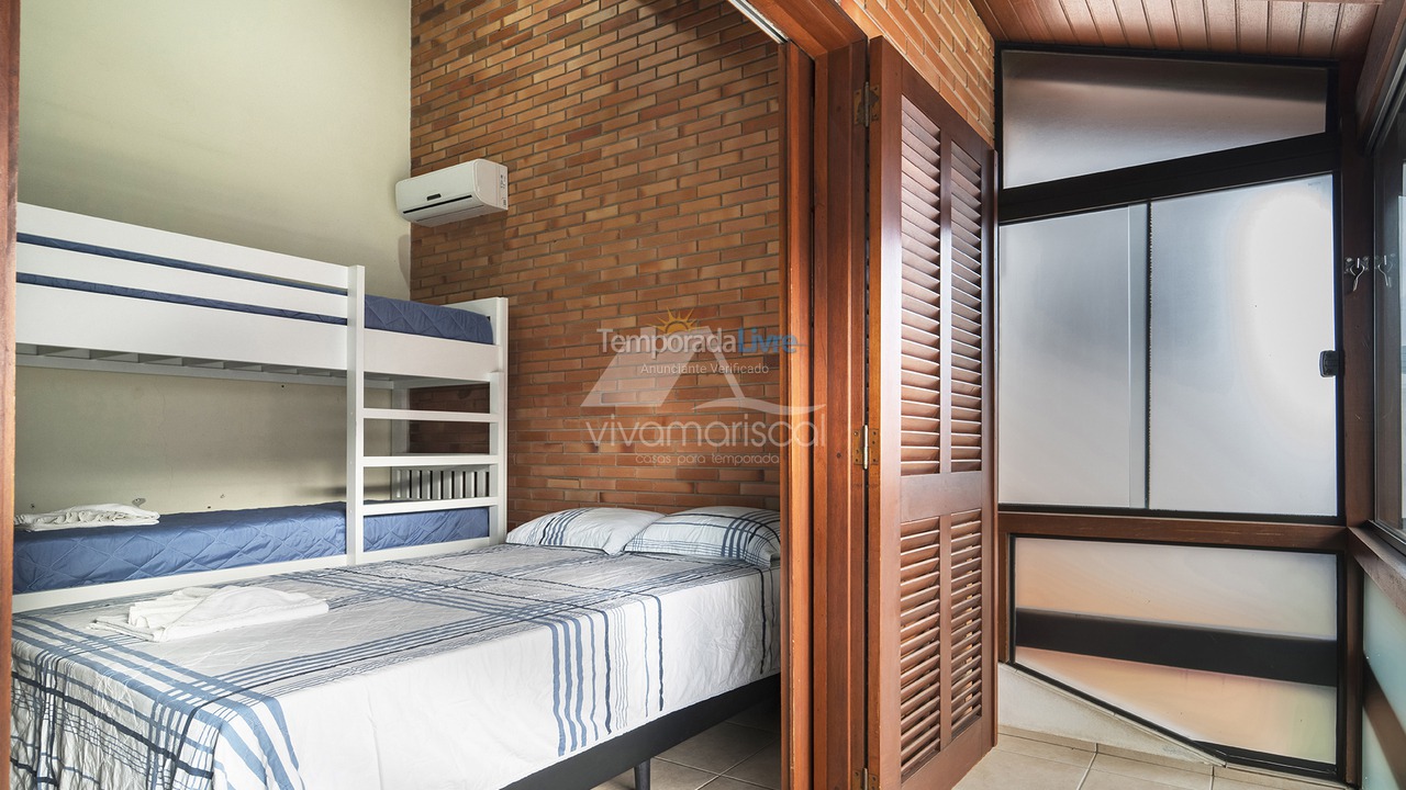 Casa para aluguel de temporada em Bombinhas (Praia de Bombas)