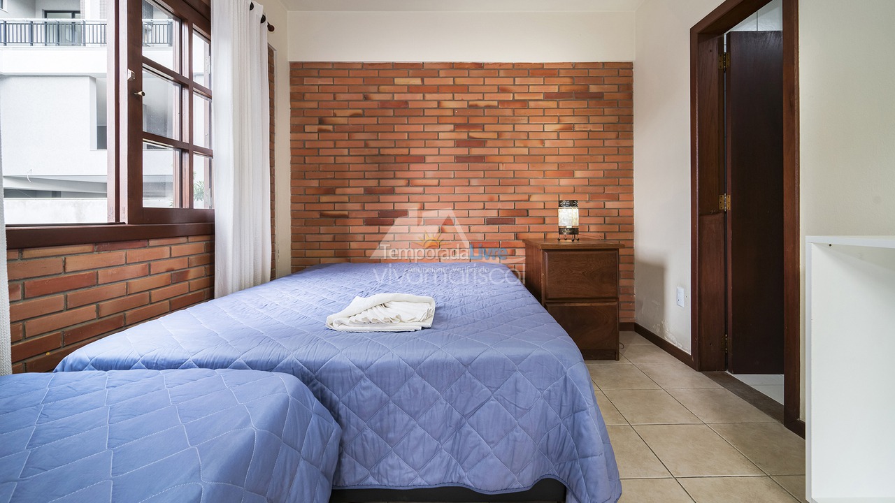 Casa para aluguel de temporada em Bombinhas (Praia de Bombas)