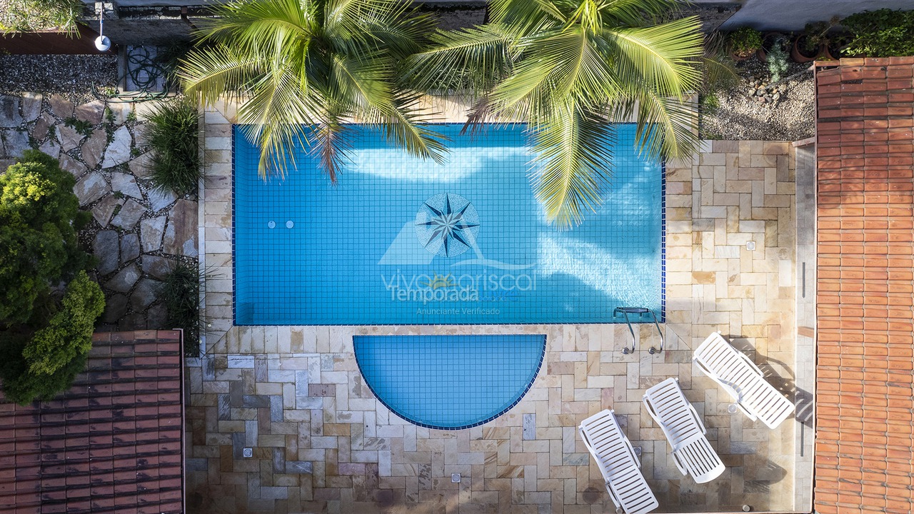 Casa para aluguel de temporada em Bombinhas (Praia de Bombas)