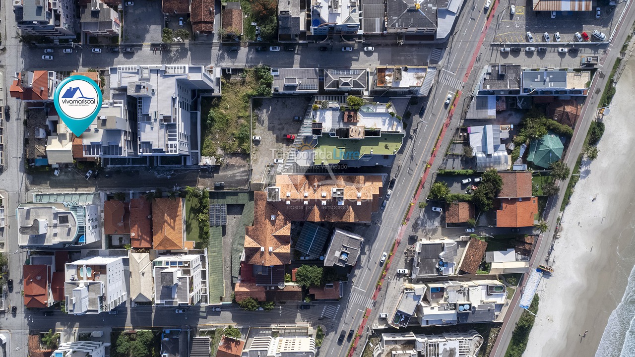 Casa para aluguel de temporada em Bombinhas (Praia de Bombas)