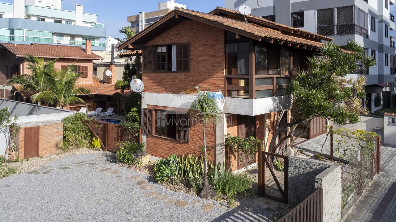 Casa para aluguel de temporada em Bombinhas (Praia de Bombas)