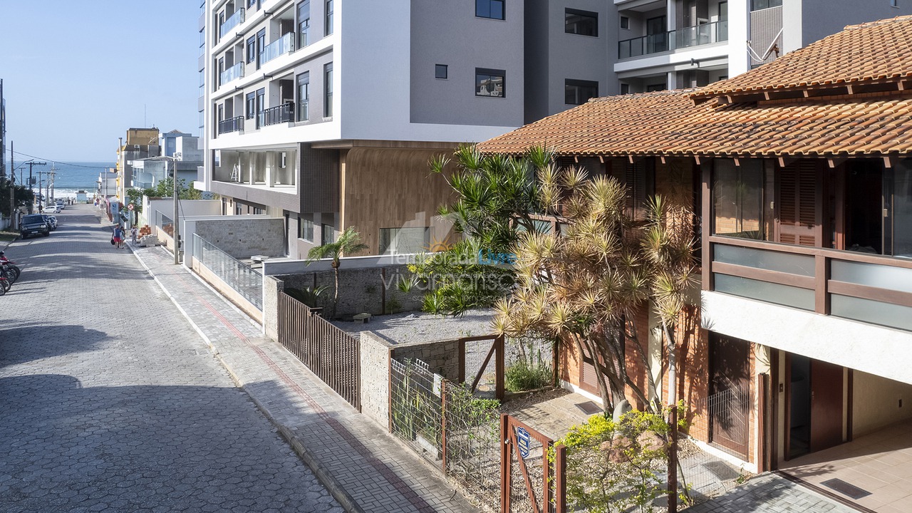 Casa para aluguel de temporada em Bombinhas (Praia de Bombas)